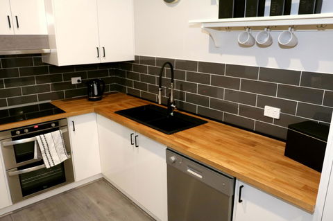 The Purple Door On Seaview - eAccommodation 3