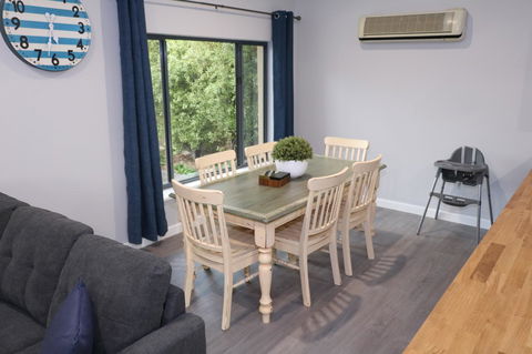 The Purple Door On Seaview - eAccommodation 5