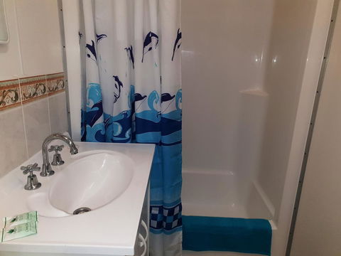 Rocks Retreat Cabin - Dolphin - eAccommodation 9