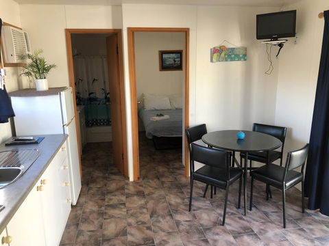 Rocks Retreat Cabin - Dolphin - eAccommodation 4