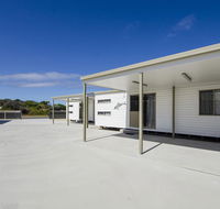 Rocks Retreat Cabin - Dolphin - eAccommodation