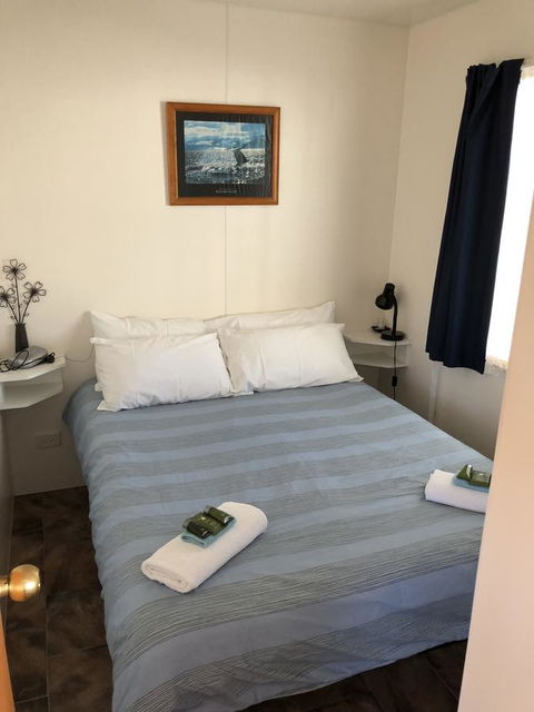 Rocks Retreat Cabin - Dolphin - eAccommodation 5