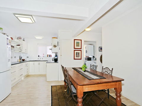 Monaco Court Apartment Adelaide - eAccommodation 3