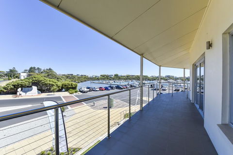 Aloha Waterfront Properties - eAccommodation 10