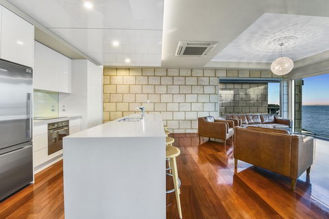 Aloha Waterfront Properties - eAccommodation 22