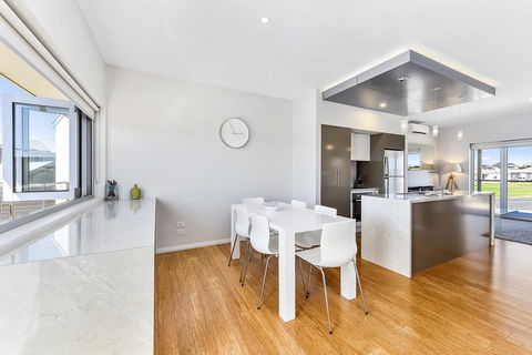 Aloha Waterfront Properties - eAccommodation 28