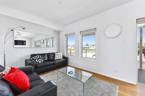 Aloha Waterfront Properties - eAccommodation 17