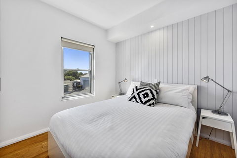 Aloha Waterfront Properties - eAccommodation 19