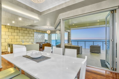 Aloha Waterfront Properties - eAccommodation 9