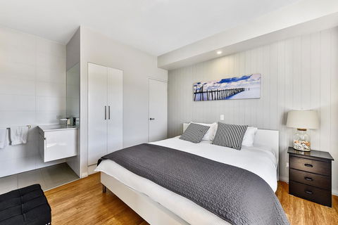 Aloha Waterfront Properties - eAccommodation 21