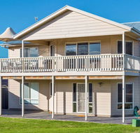 Rocks Beach House Victor Harbor - eAccommodation