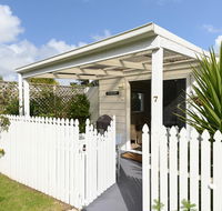 Wintergarden Beach Cabin - eAccommodation