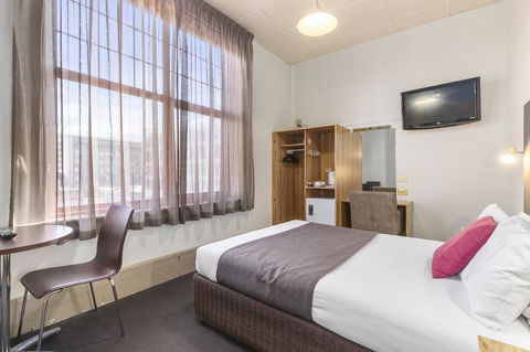 Adelaide Paringa - eAccommodation 3