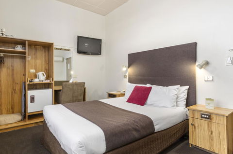 Adelaide Paringa - eAccommodation 4