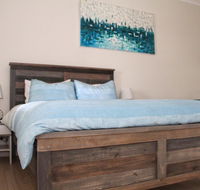 Smugglers Inn Studio Apartments - eAccommodation