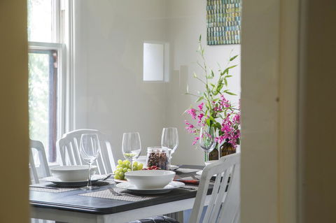 Mataro Cottage - eAccommodation 24