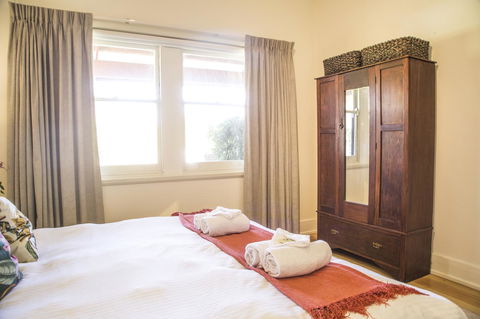 Mataro Cottage - eAccommodation 11