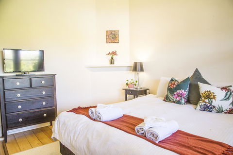 Mataro Cottage - eAccommodation 10