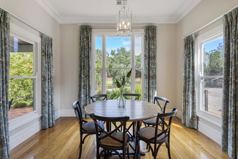 Grandview Accommodation - The Elm Tree Apartments - eAccommodation 7