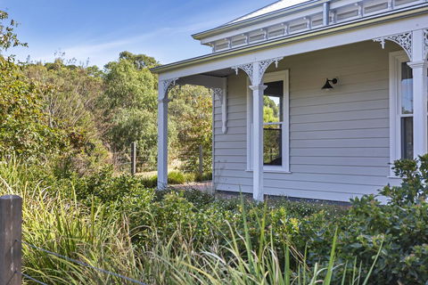 Grandview Accommodation - The Elm Tree Apartments - eAccommodation 28