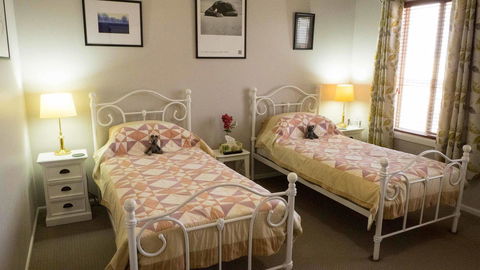 Rezare House Bed & Breakfast - eAccommodation 8