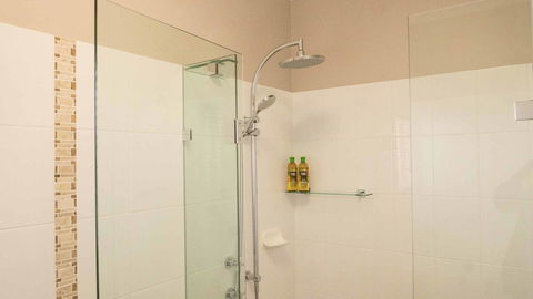 Rezare House Bed & Breakfast - eAccommodation 24
