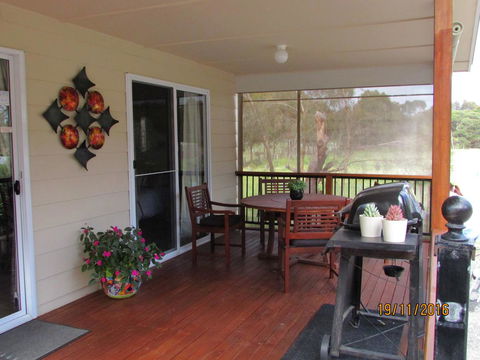 Lazy Days Cottage - Victor Harbor - eAccommodation 27