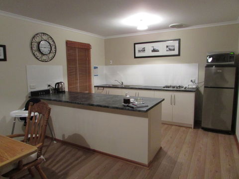 Lazy Days Cottage - Victor Harbor - eAccommodation 14