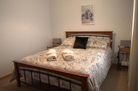 Lazy Days Cottage - Victor Harbor - eAccommodation 3