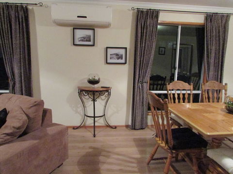 Lazy Days Cottage - Victor Harbor - eAccommodation 15
