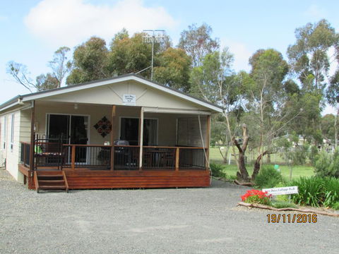 Lazy Days Cottage - Victor Harbor - eAccommodation 12