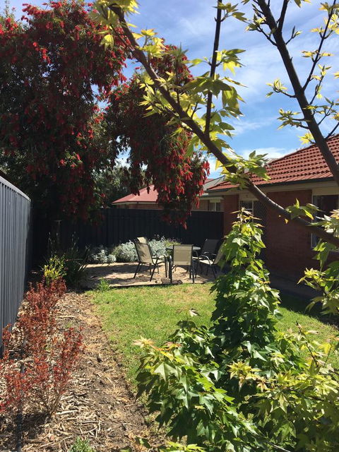 Windsor Gardens Home - eAccommodation 12