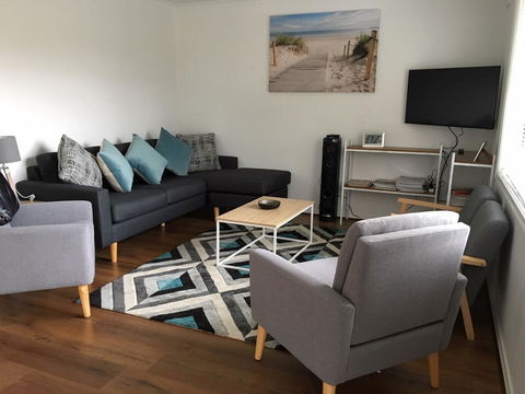 Windsor Gardens Home - eAccommodation 6