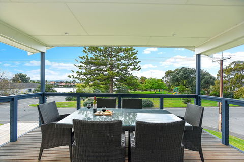 'Hope House' - Encounter Bay - eAccommodation 24