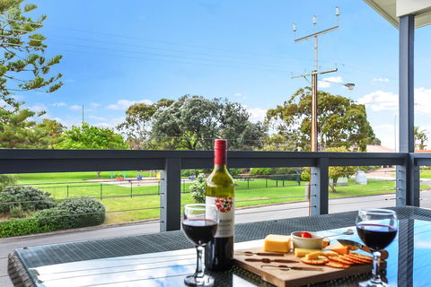 'Hope House' - Encounter Bay - eAccommodation 1