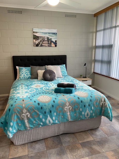 Longbeach Apartments - eAccommodation 2