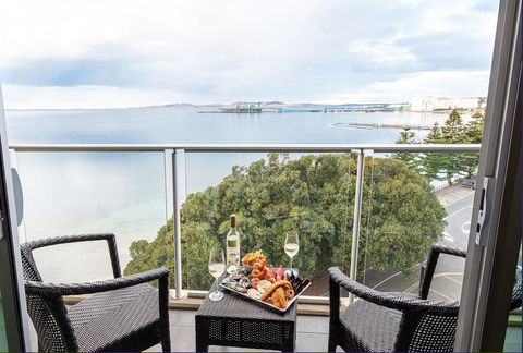 Port Lincoln Hotel - eAccommodation 13