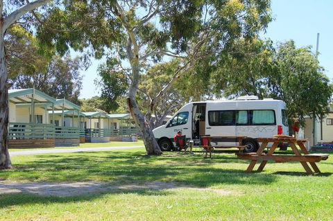 Beachside Holiday Park - eAccommodation 2