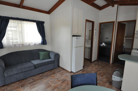 Beachside Holiday Park - eAccommodation 0