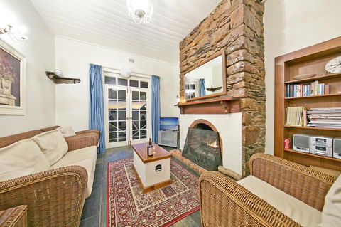 Vineyard Cottage BnB - eAccommodation 3
