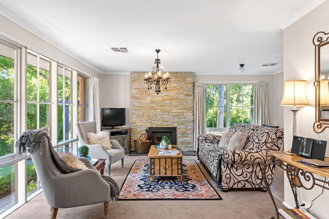 Adelaide Hills Retreats - eAccommodation 25