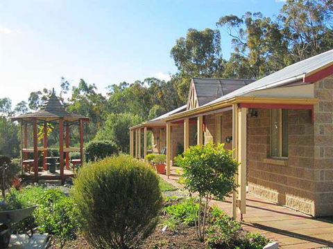 Riesling Trail & Clare Valley Cottages - eAccommodation 0