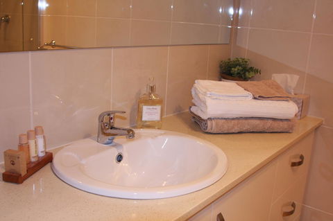 C And C Tanunda - eAccommodation 7