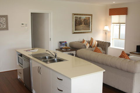 C And C Tanunda - eAccommodation 12