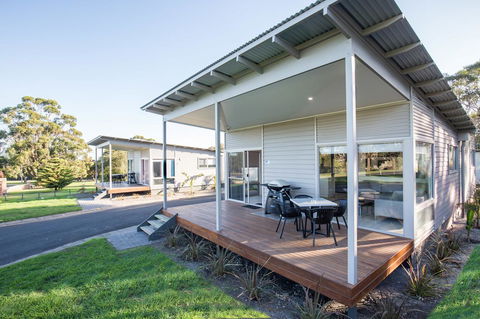 Blue Lake Holiday Park - eAccommodation 15