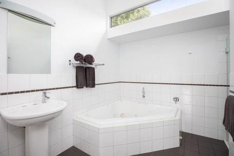 Blue Lake Holiday Park - eAccommodation 42