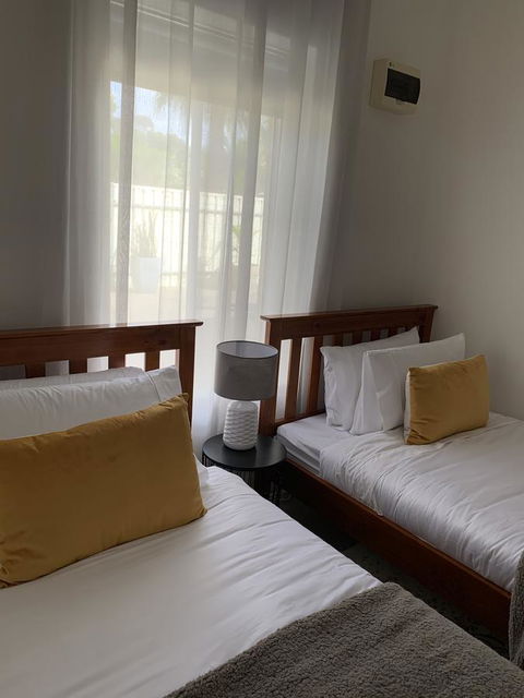Sunshine Four - eAccommodation 35