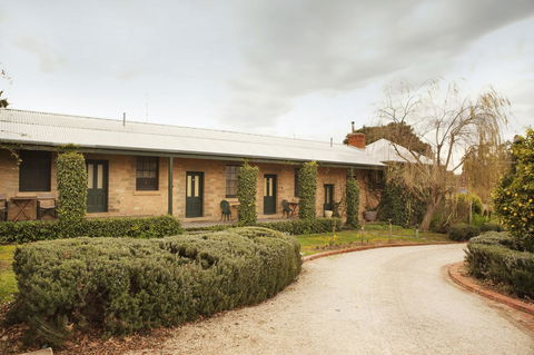 The Rising Sun Hotel - eAccommodation 6