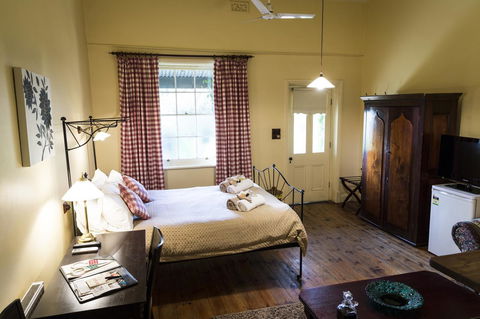 The Rising Sun Hotel - eAccommodation 14