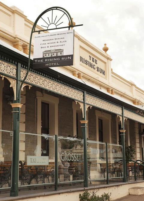 The Rising Sun Hotel - eAccommodation 12